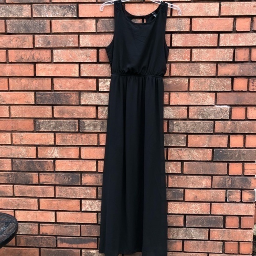 🔥Forever 21 Black Maxi Dress - Small